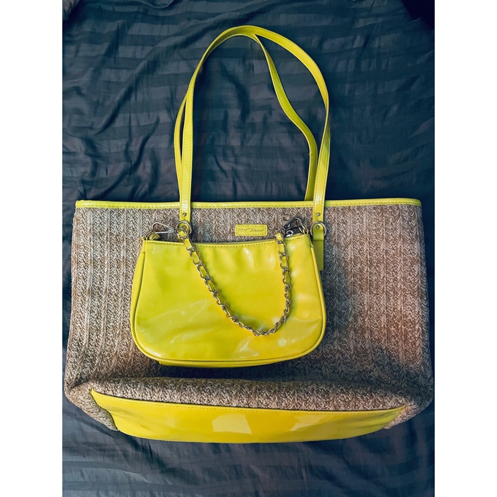 BETSEY JOHNSON WOVEN TOTE SET